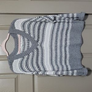 American Eagle v-neck slight crop oversized knit sweater size small